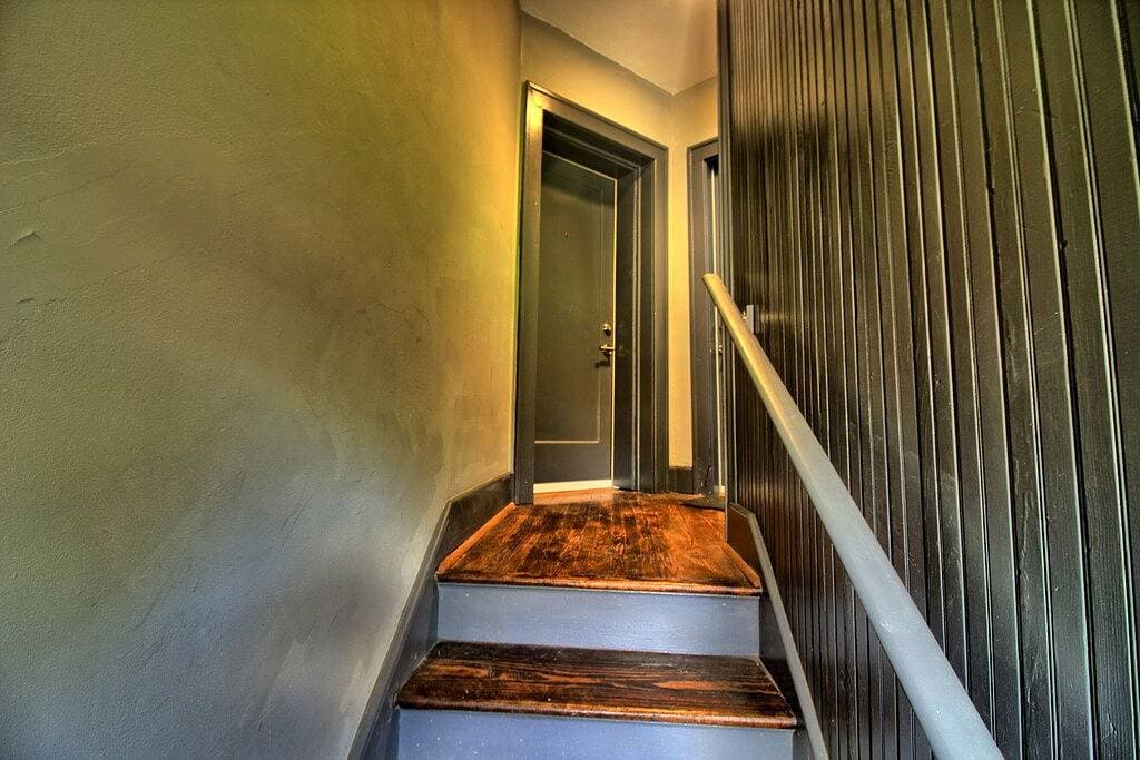 Foto 8 von 18: Elegant Minimalist Gem w/ Private backyard, W/D