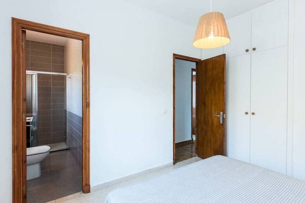 Foto 5 von 18: Charming 3 bedroom apart.10 mts walking from beach