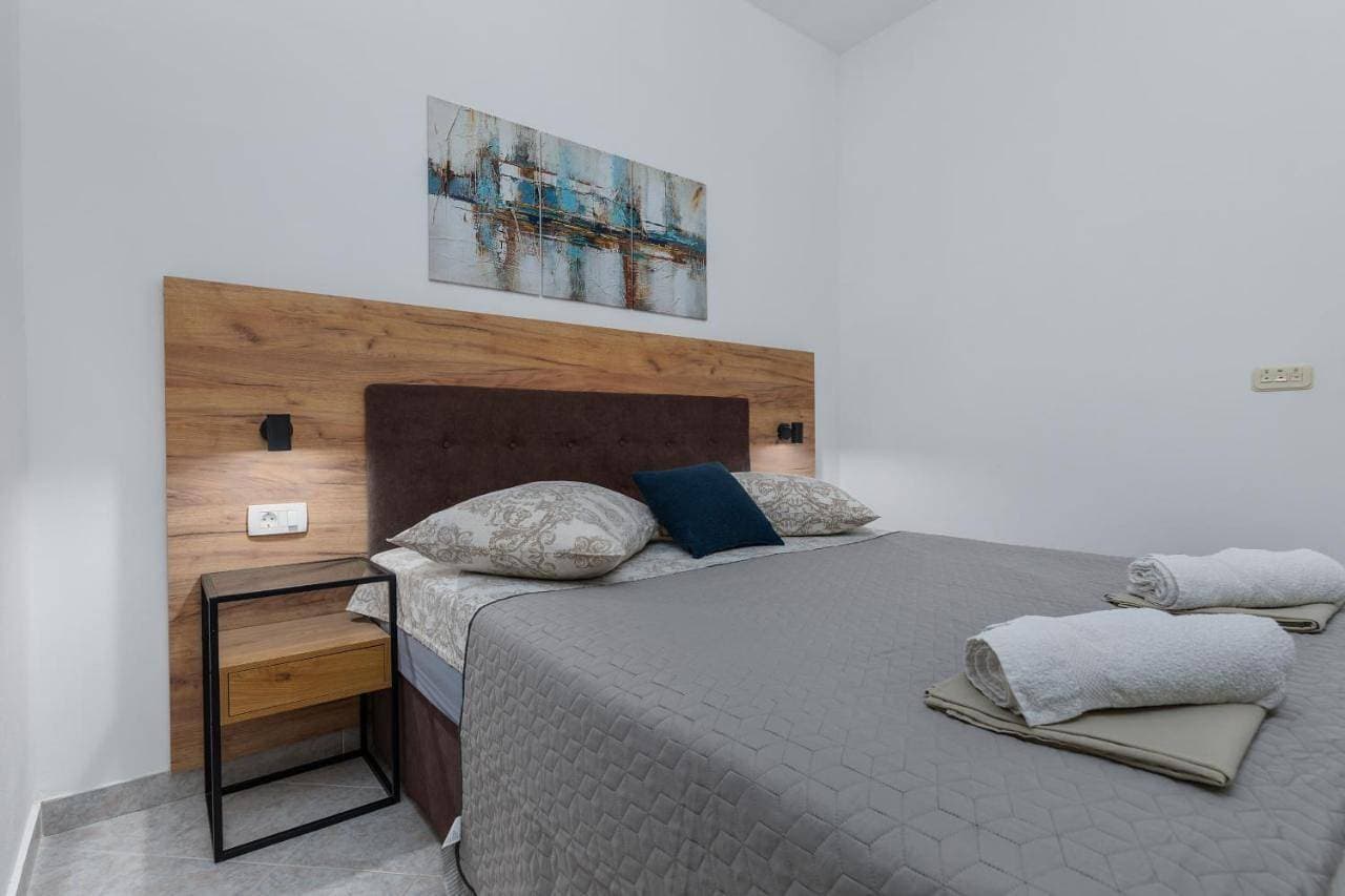 Foto 10 von 21: Two-Bedroom Apartment with Terrace and Sea View