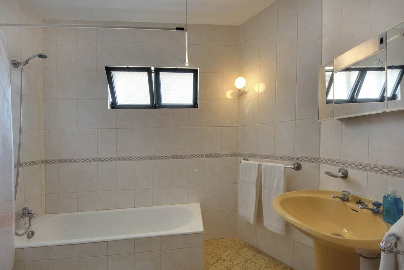 Foto 12 von 29: Villa Coelho mit Meerblick, Pool, Garten und WLAN