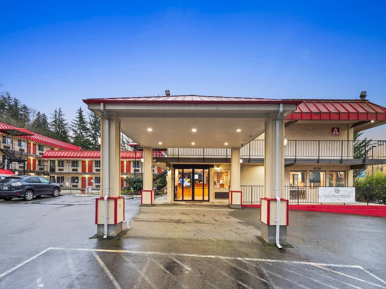 Queensize-Bett | Renton, Wa 1