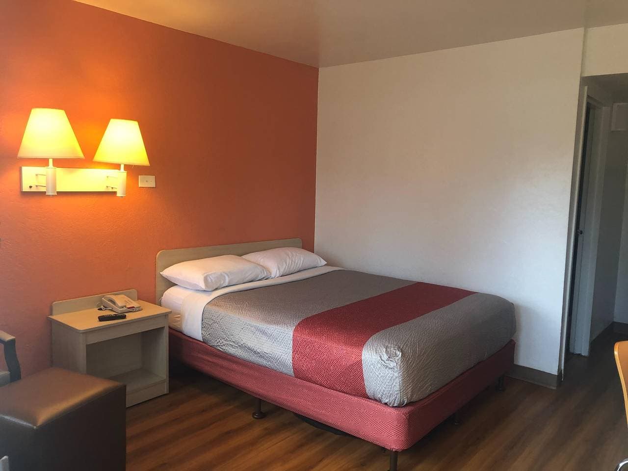 Foto 10 von 24: 1 Doppelbett | Barrierefrei/Badewanne