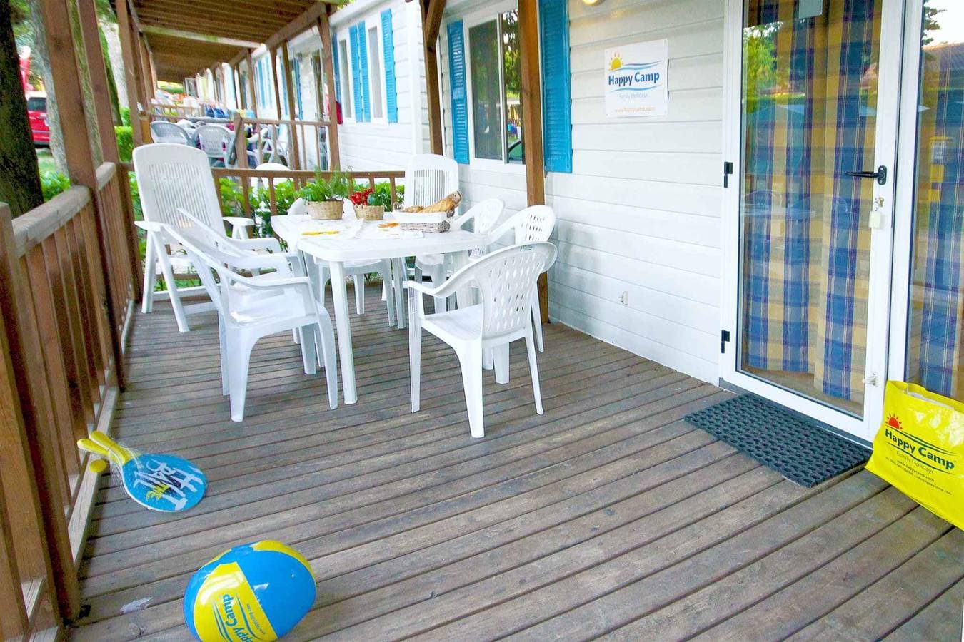 Foto 2 von 46: Mobilehome mit Klimaanlage, Terrasse und Pool