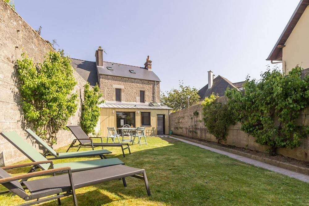 Charmantes Haus in Barfleur mit geschlossenem Garten 1