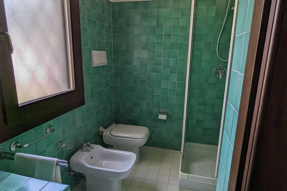 Foto 4 von 13: Casa Singola Immersa nel Verde con Vista Mare