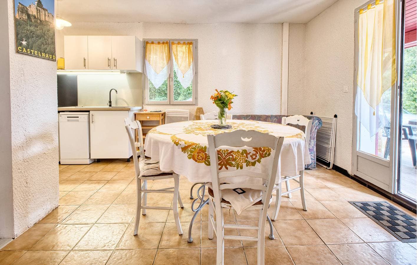 Foto 6 von 27: Gemütliche Wohnung mit Pool und Garten, 1,5 km von Saint-Crépin-et-Carlucet entfernt