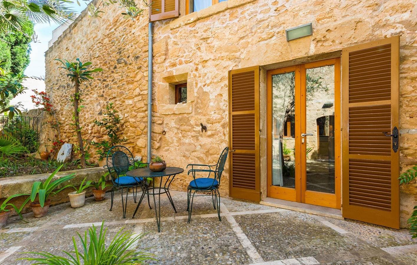 Ferienhaus am Strand mit Garten und AC, 2 km von Can Cap de Bou entfernt 1