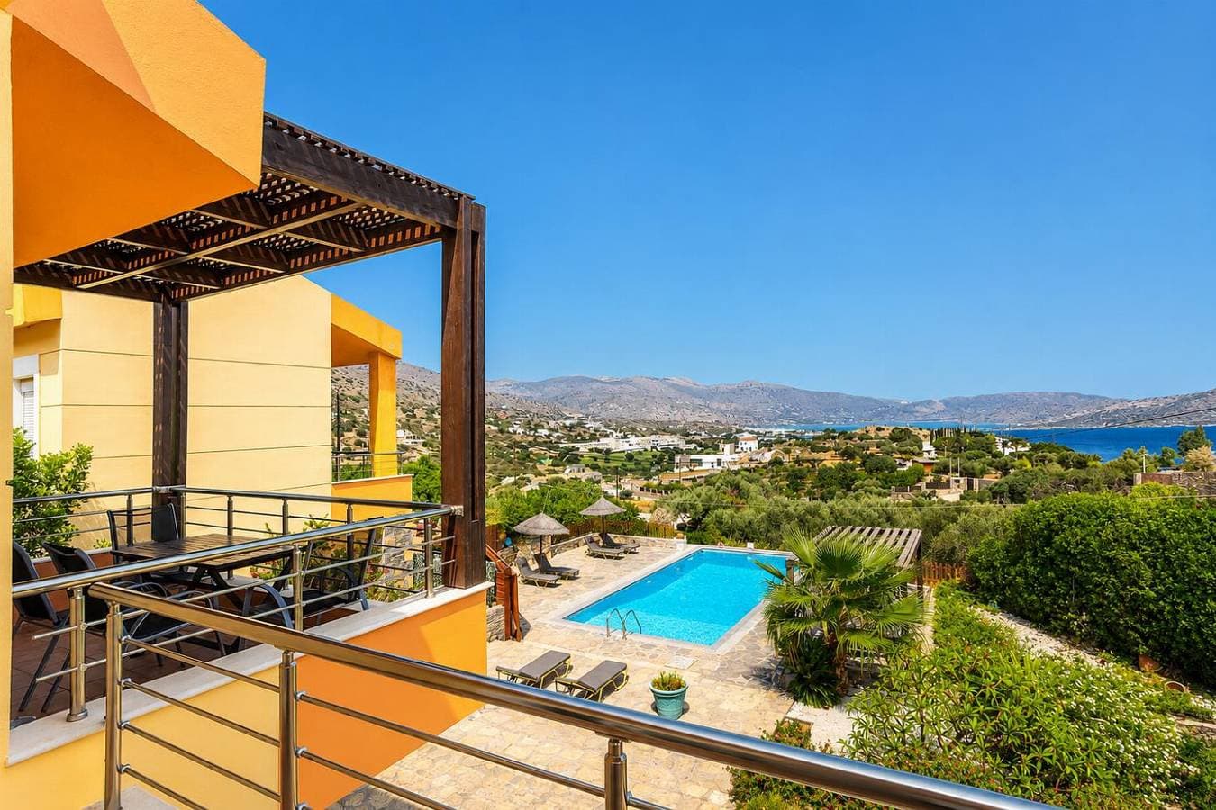 Foto 2 von 28: Villa für 10 Personen mit Balkon