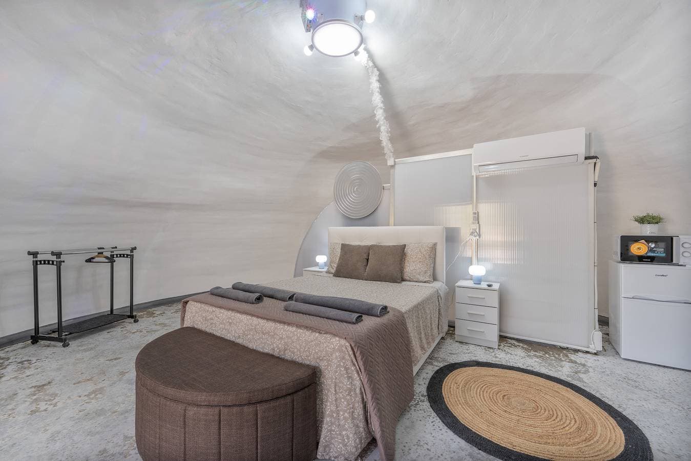 Foto 5 von 26: Domo Glamping Villena für Paare, inklusive Frühstück