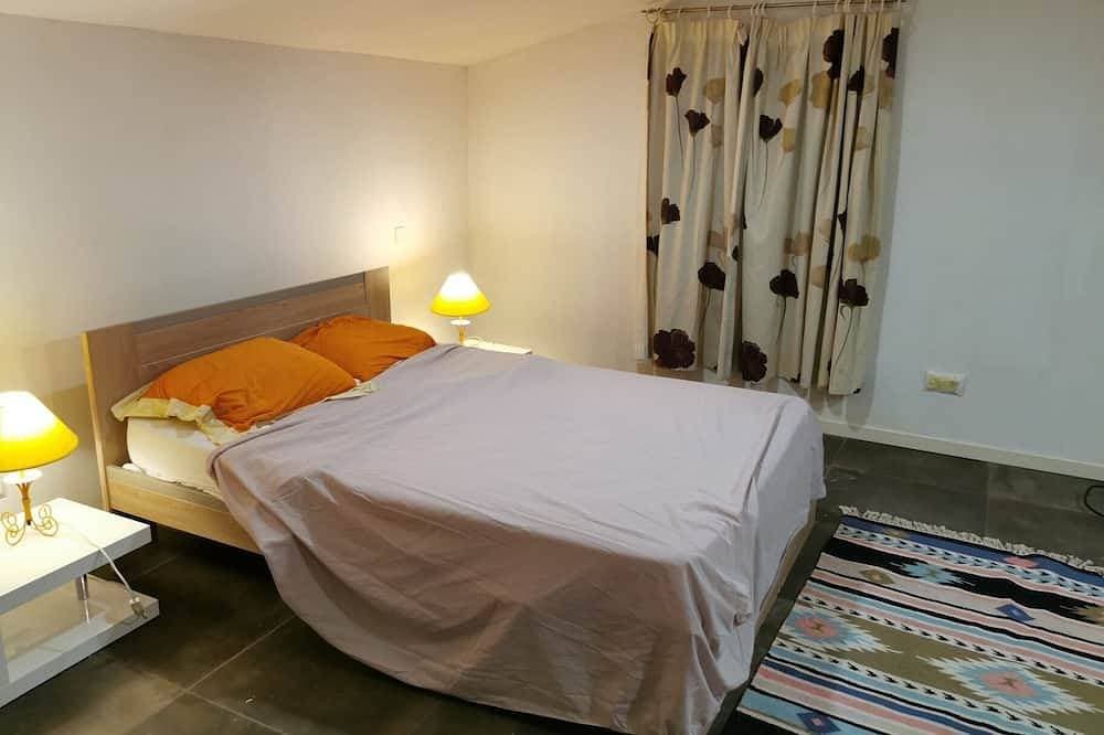 Foto 2 von 6: Guest house with garden and pool
