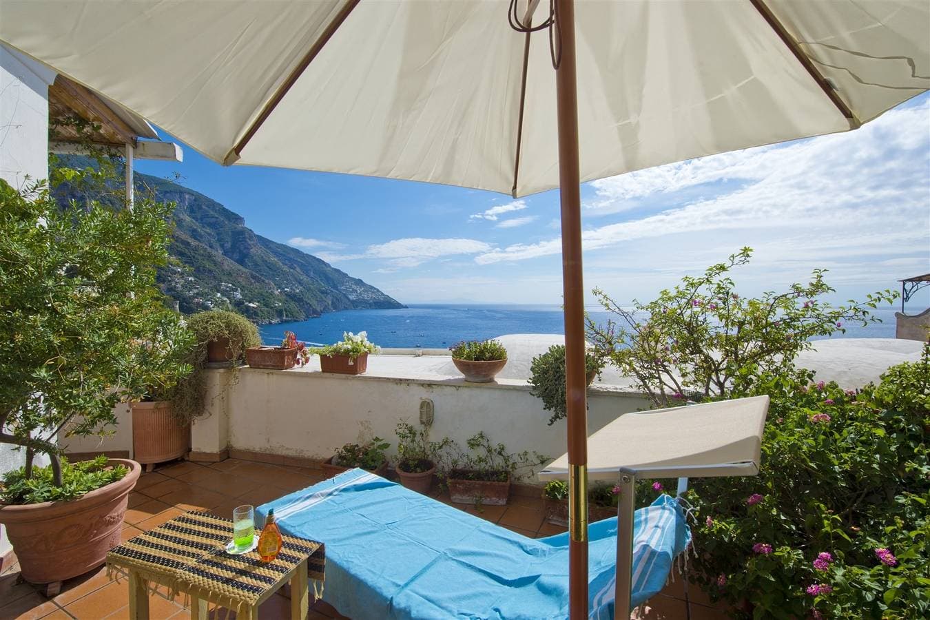 Foto 3 von 47: Villa für 6 Personen mit Terrasse