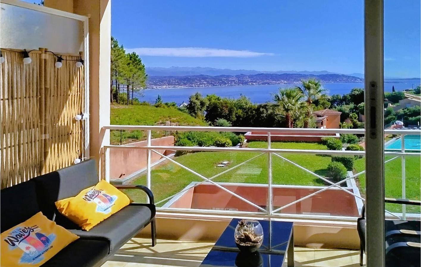 Foto 3 von 20: Ferienwohnung mit Meerblick, Pool und Terrasse, in der Nähe der Plage du Château