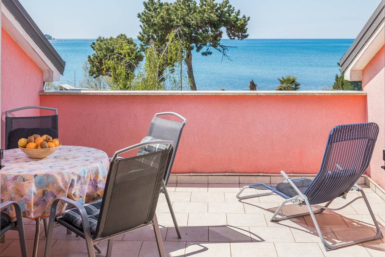 Foto 3 von 22: Apartment mit Meerblick, Balkon, WLAN und Parkplatz – 1,5 km vom Strand entfernt