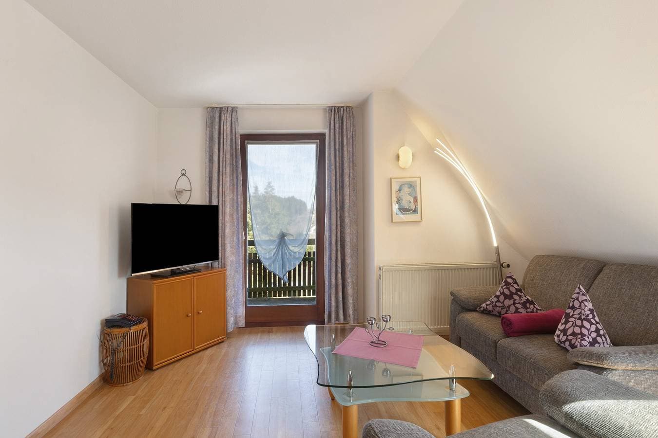Foto 3 von 21: Ferienwohnung 'Eimberg 8' mit Balkon