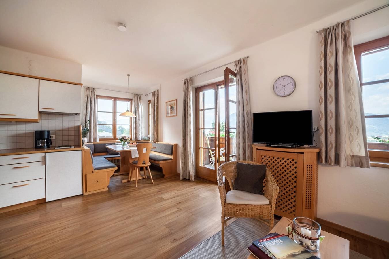 Foto 5 von 21: Ferienwohnung "Laugen Rainegg" mit Bergblick, WLAN, Garten & Balkon
