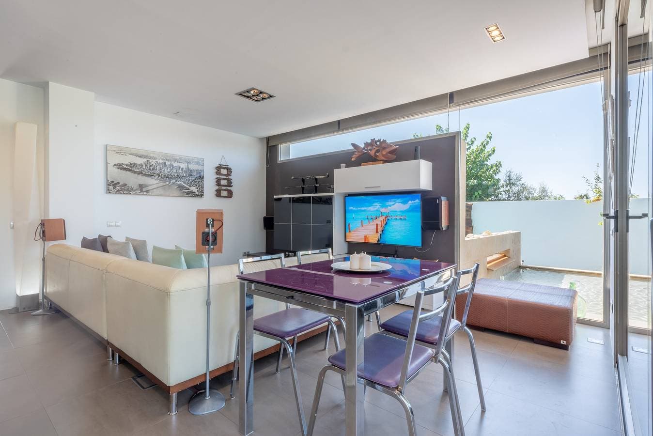 Foto 12 von 24: Äußerst moderne Villa „Zoe“ mit Pool