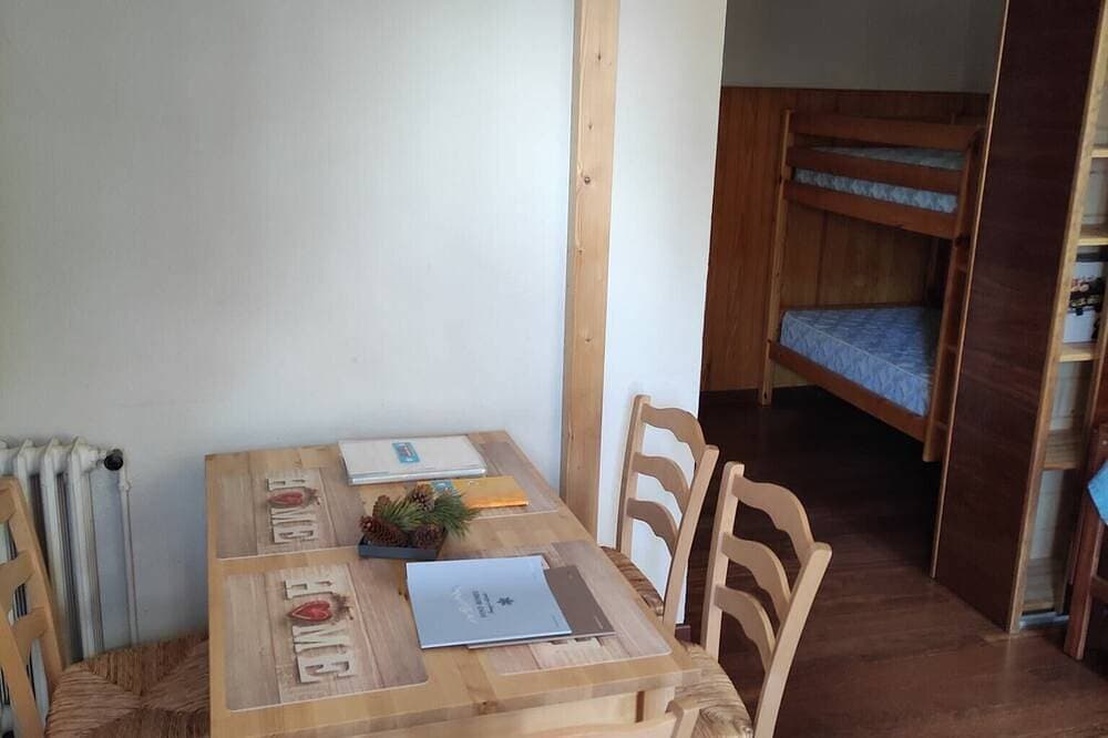 Foto 7 von 24: Charming south-facing studio-cabin for 4 people