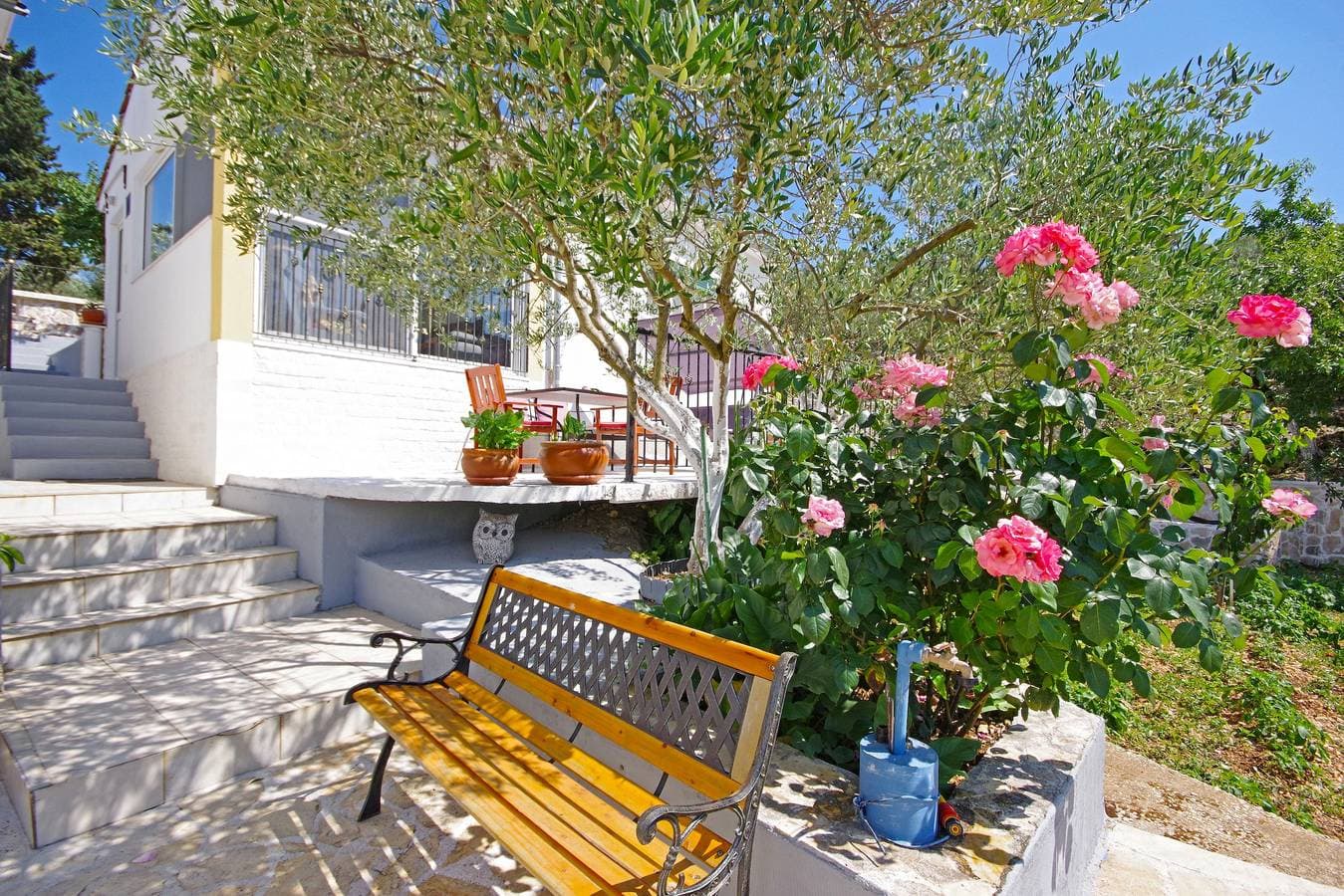 Foto 6 von 37: 1-Zimmer-Haus mit Terrasse Trogir K-15319