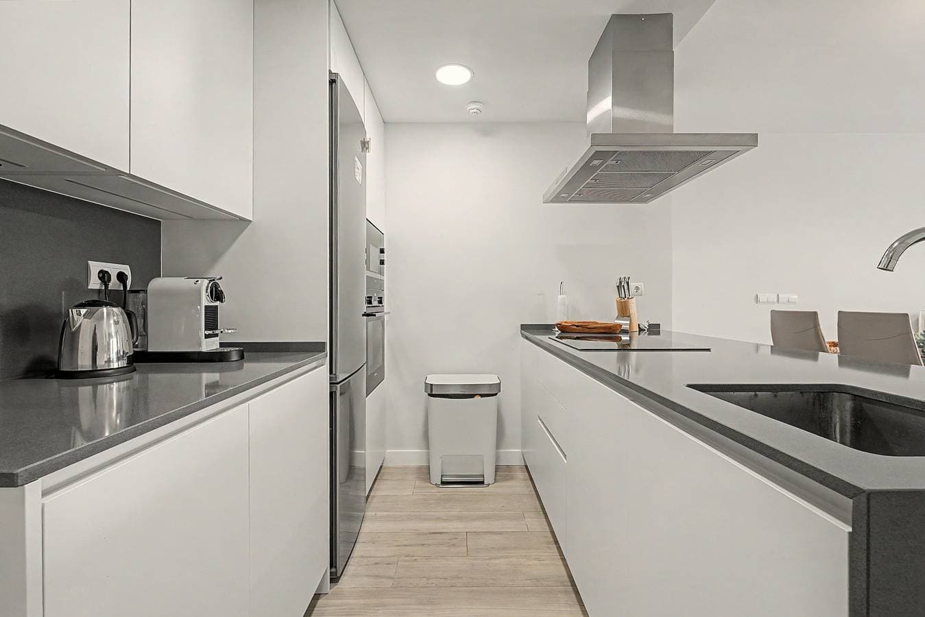 Foto 6 von 22: Apartment 'In Inbisa' mit Meerblick, WLAN und Klimaanlage