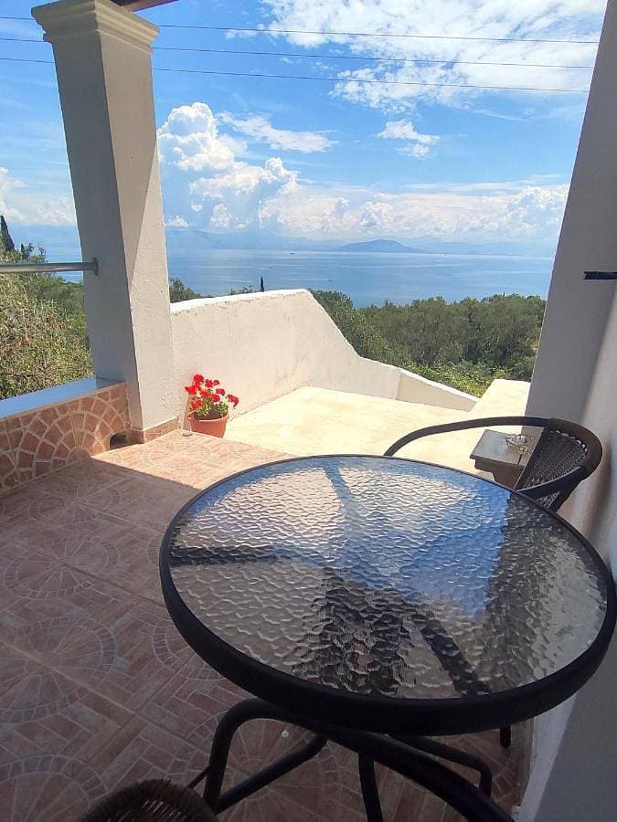 King Size bed, Terra relaxa, Vista al mar, near Achilleio 1