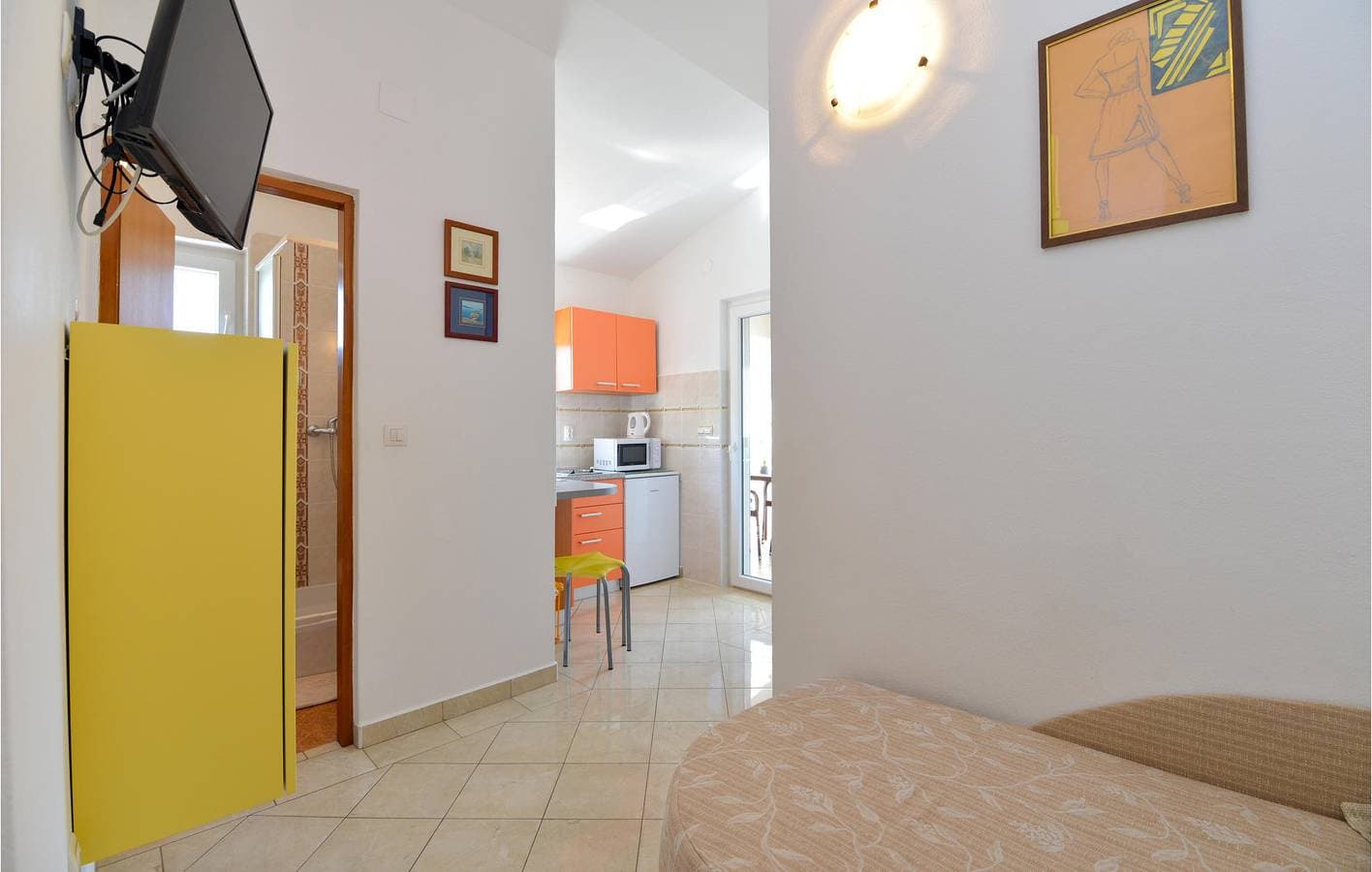 Foto 4 von 21: Gemütliche Wohnung mit Terrasse, WLAN und Parkplatz, 2,5 km vom Strand entfernt