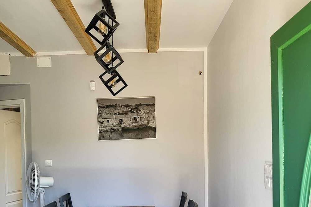 Foto 10 von 18: Neues Ferienhaus mit 2 Terrassen, direkt am Meer - ein Traum umgeben von Wald