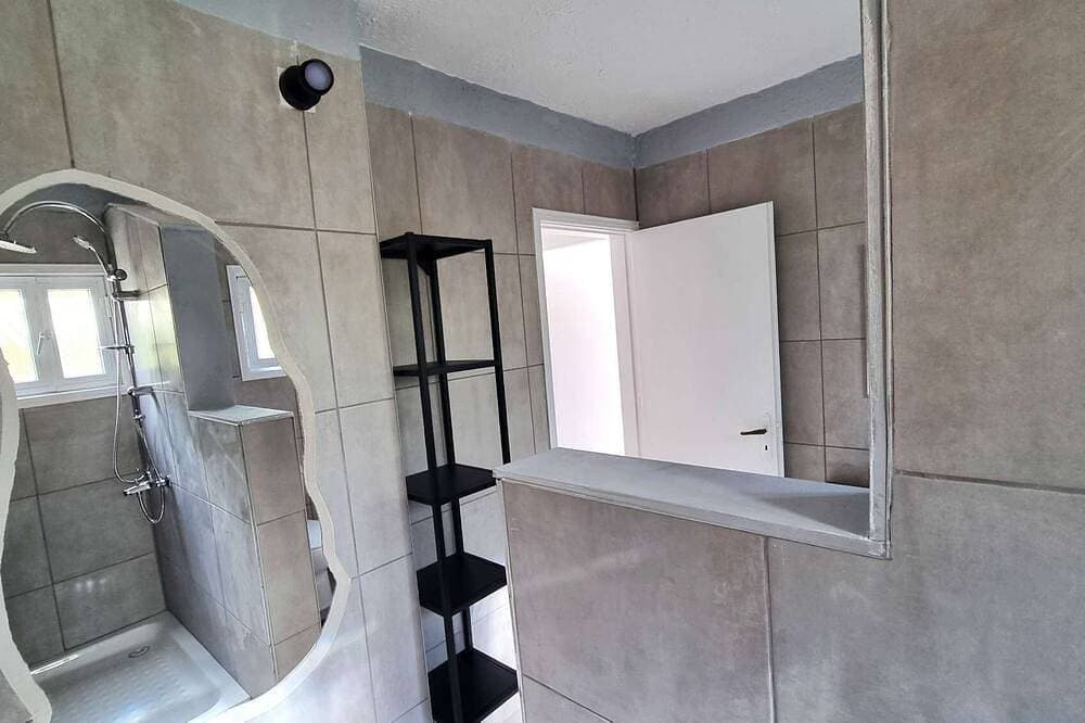 Foto 10 von 28: Center 2br | 250m walk from beach | parking :)