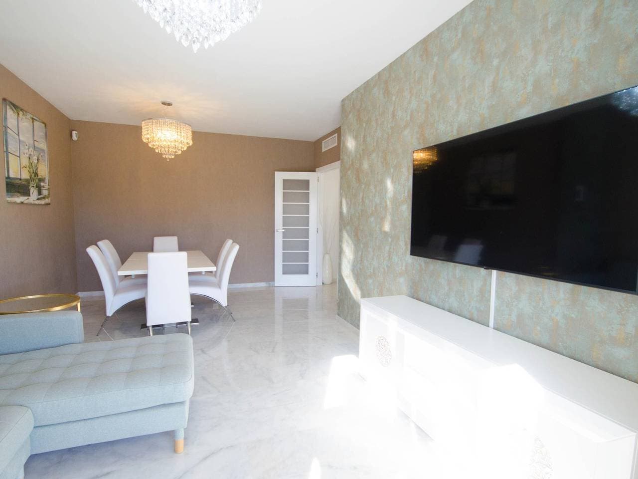 Foto 7 von 25: Luxuswohnung in Estepona mit Terrasse und Parkplatz