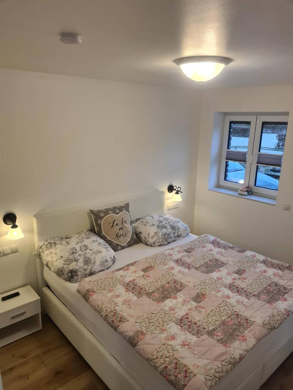 Foto 6 von 10: Ferienhaus 'Emily' mit Seeblick, privater Terrasse und Wi-Fi