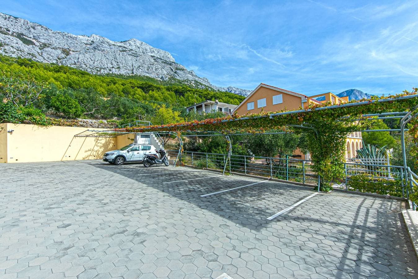Foto 10 von 22: Studio Appartement mit Terrasse und Meerblick Brela, Makarska As-20066-a