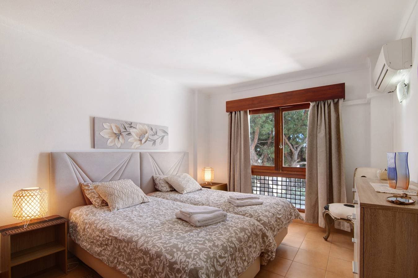 Foto 13 von 23: Ferienwohnung 'Tenis Golfmar' mit Gemeinschaftspool, WLAN und Klimaanlage