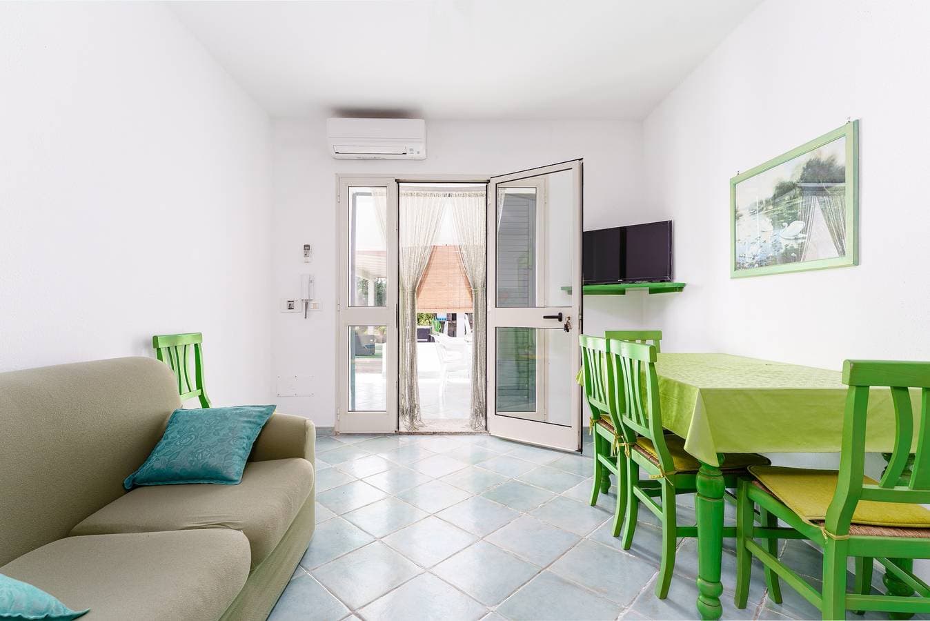 Foto 4 von 24: Sardisches Apartment mit privater Terrasse, 3 Gehminuten vom Strand entfernt