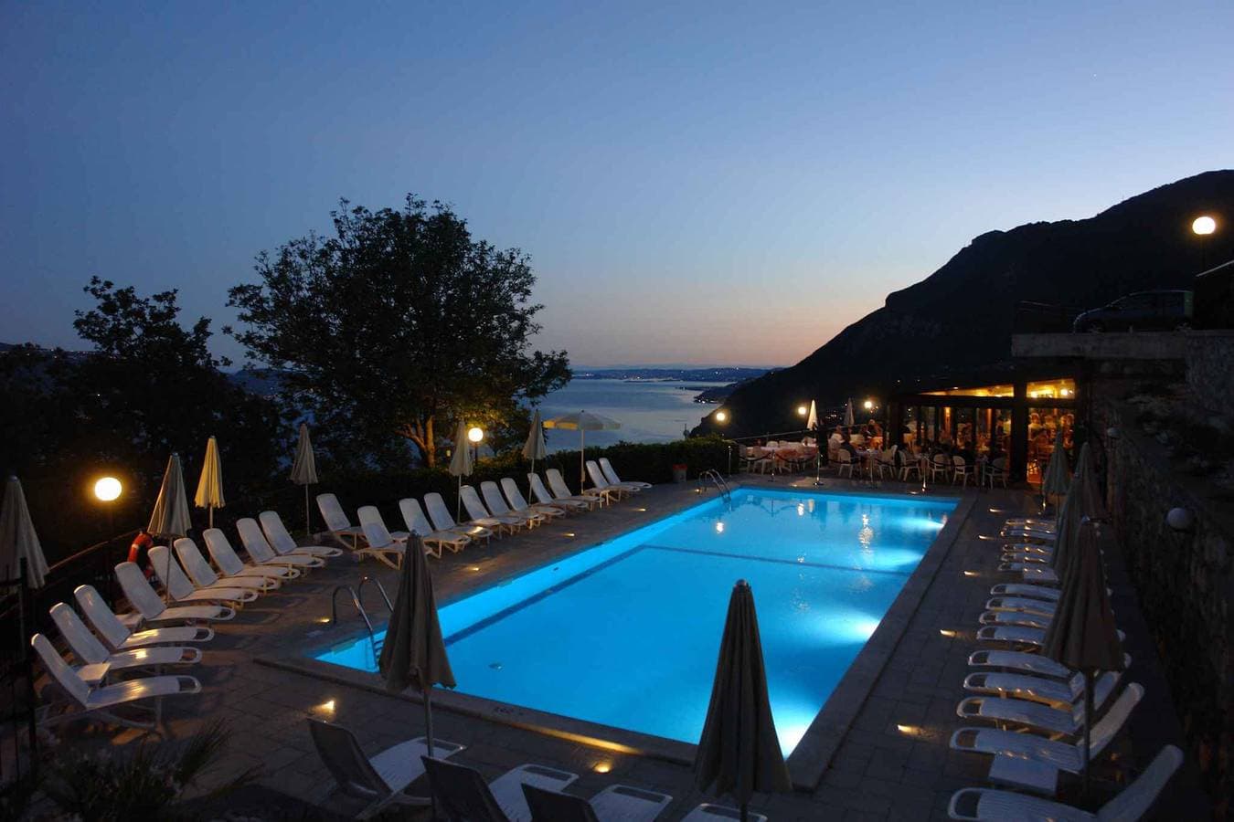 Foto 7 von 27: Ferienwohnung mit Seeblick und Pool
