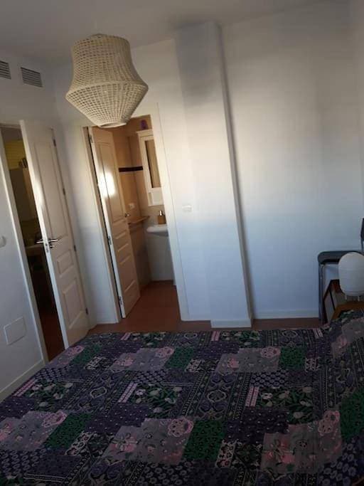 Foto 10 von 21: Two-Bedroom Apartment