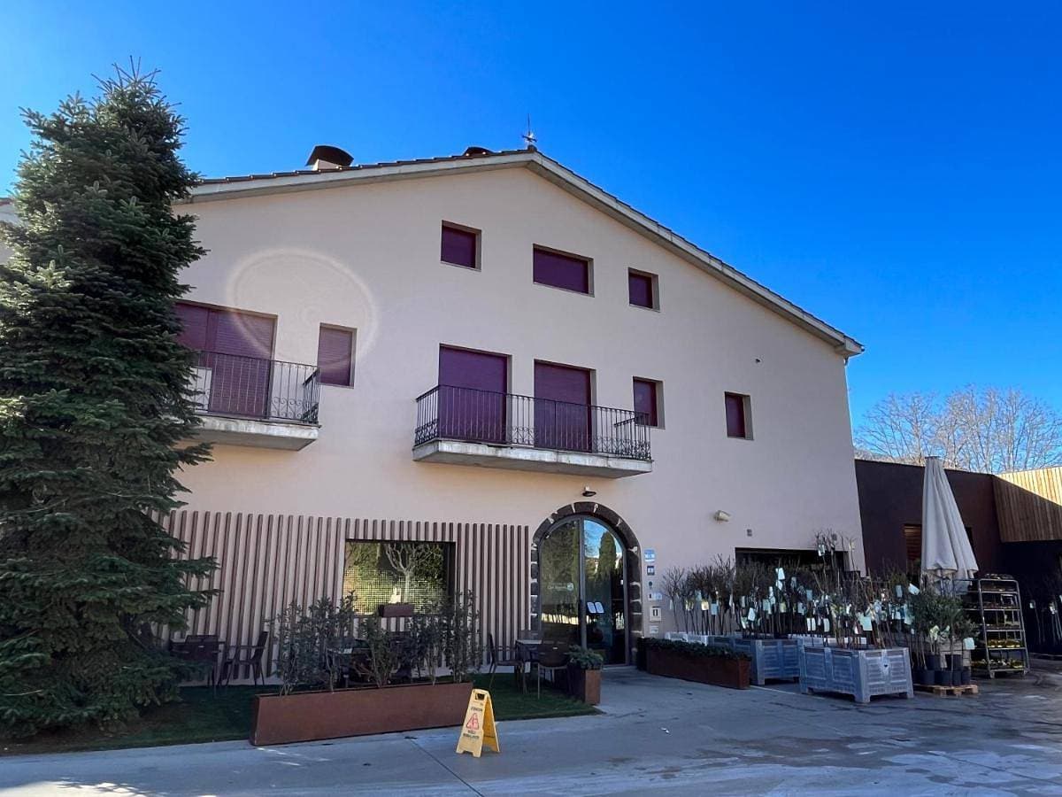 Can Morera Apartaments a Les Preses 1
