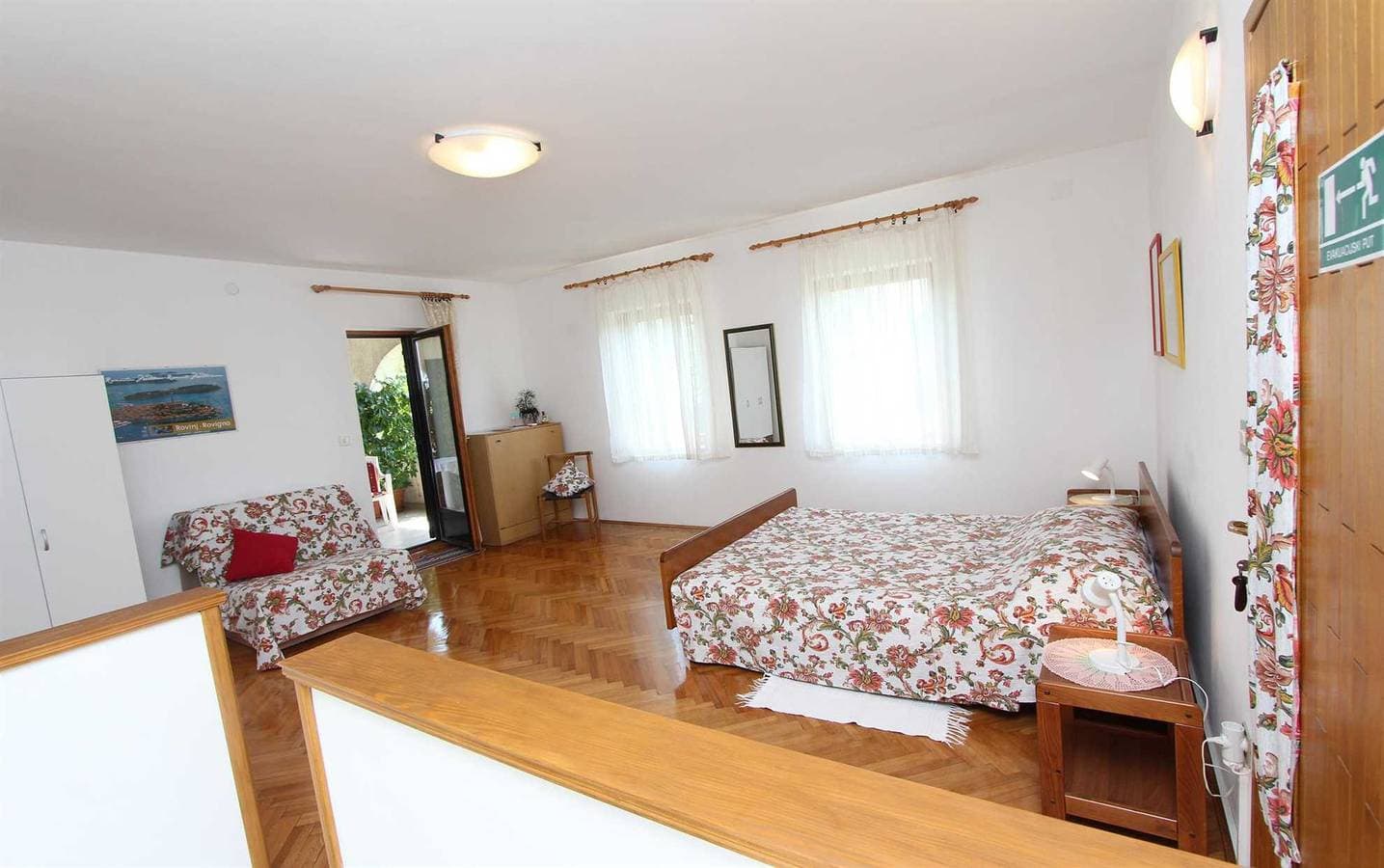 Foto 5 von 19: Mitton  Studiowohnung mit Terrasse (Cademia)