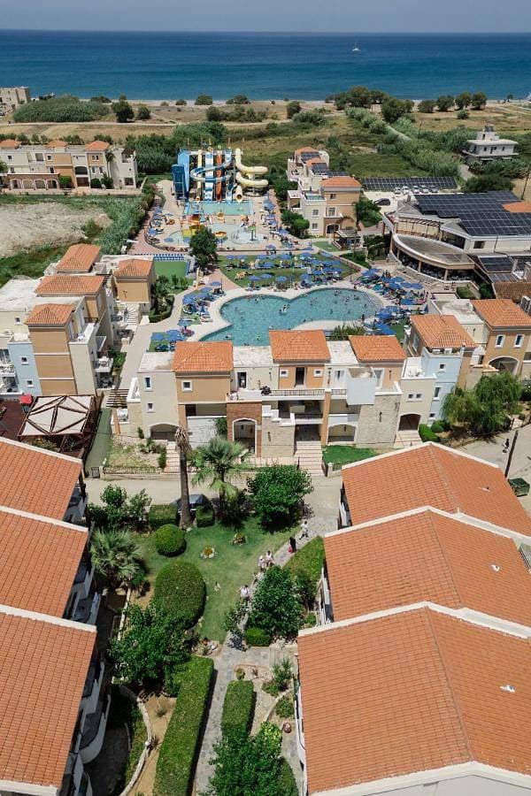 Chrispy Waterpark Resort - All inclusive 1