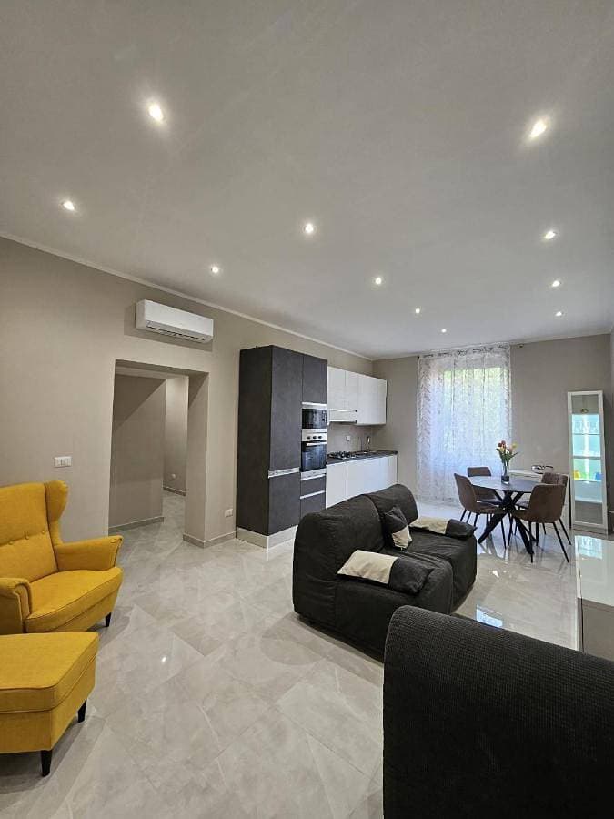 Appartamento in centro a 250m stazione di principe 1