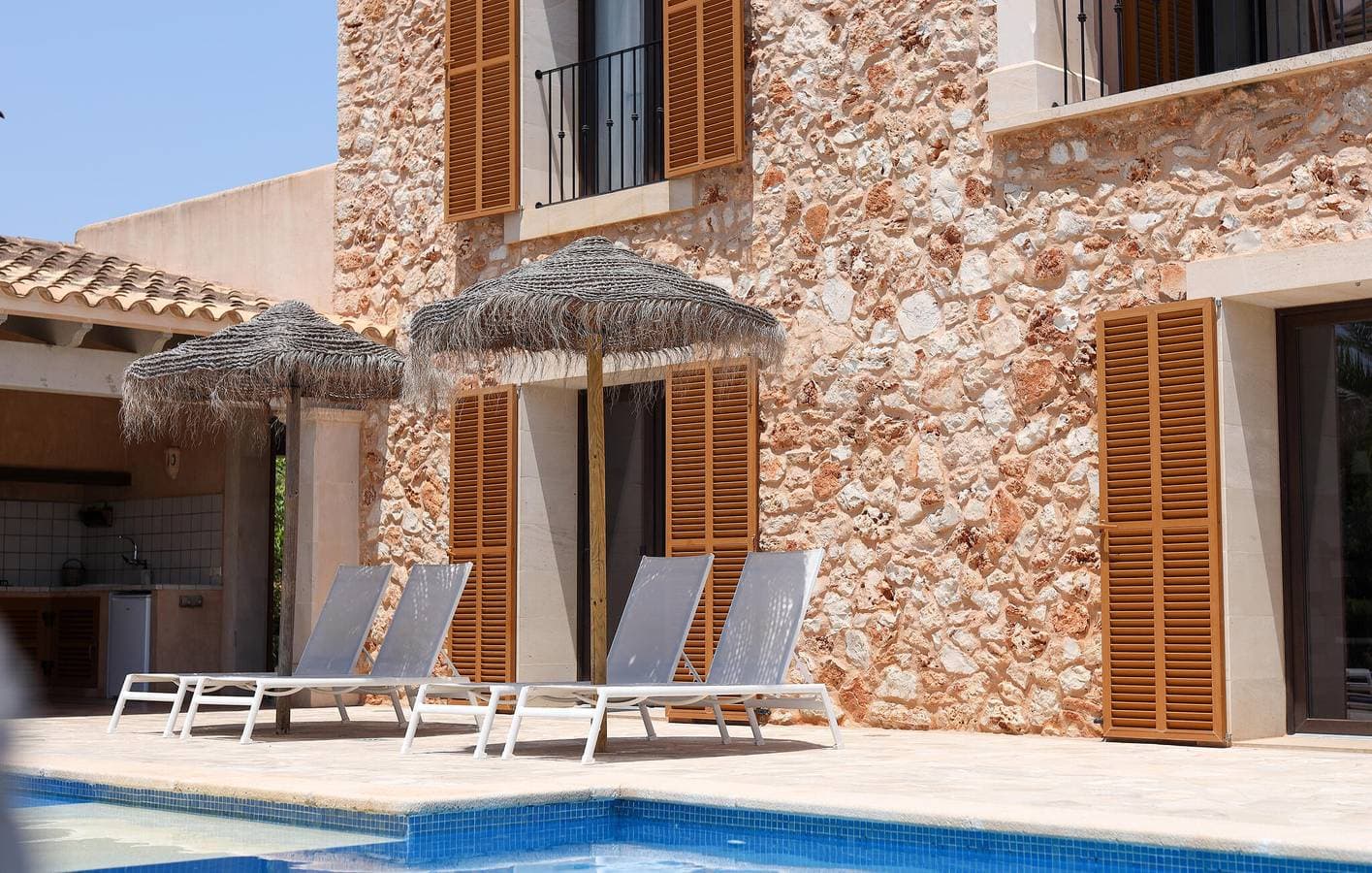 Foto 12 von 37: Apartment mit Meerblick, Pool, Terrasse und Grill | Nähe Stadtzentrum und Restaurants