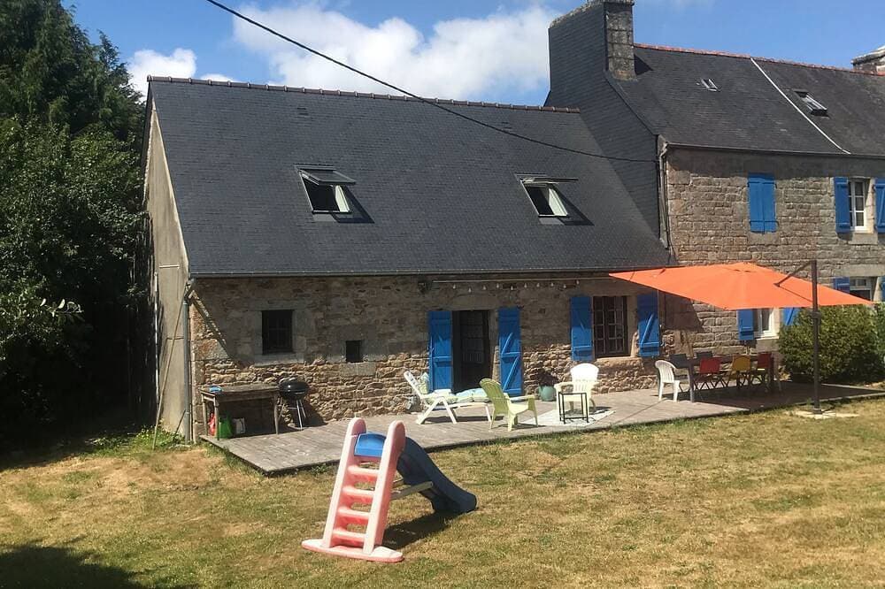 Renovated stone house in Brittany 1