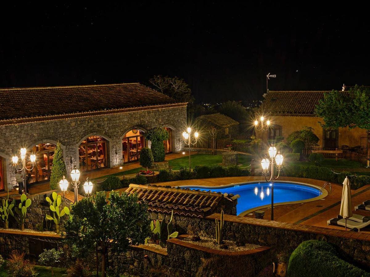 Etna Quota Mille Boutique Hotel, Typical Sicilian Food & Wine 1