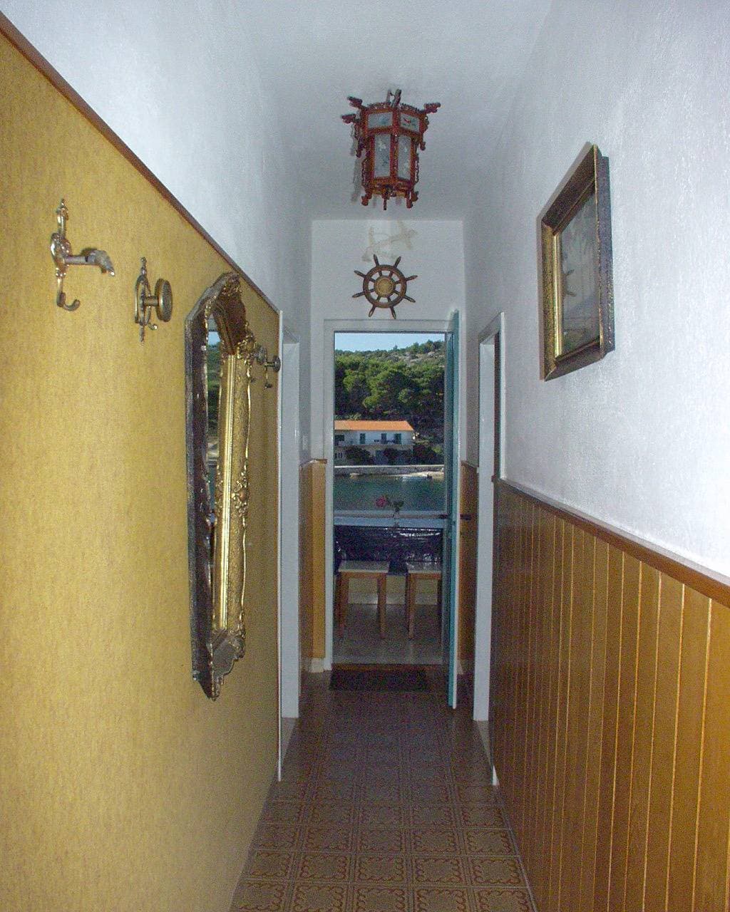 Foto 12 von 16: 2-Zimmer-Ferienwohnung mit Terrasse und Meerblick Povlja, Brac -b