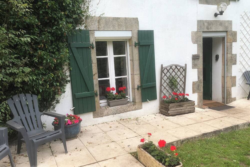 Foto 12 von 25: Beautiful Breton Barn with Pool 3 Bed, Sleeps 7. Great for groups or families