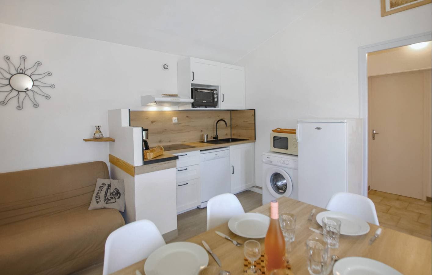 Foto 5 von 27: Gemütliche Wohnung mit Pool, Parkplatz, Garten & Internet in Bessas