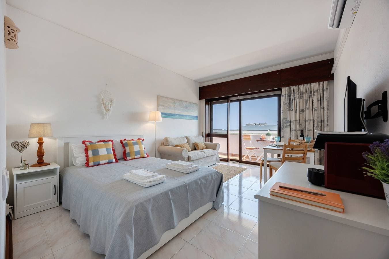 Foto 4 von 21: Apartment 'Pôr Do Sol' mit Meerblick, WLAN und Klimaanlage