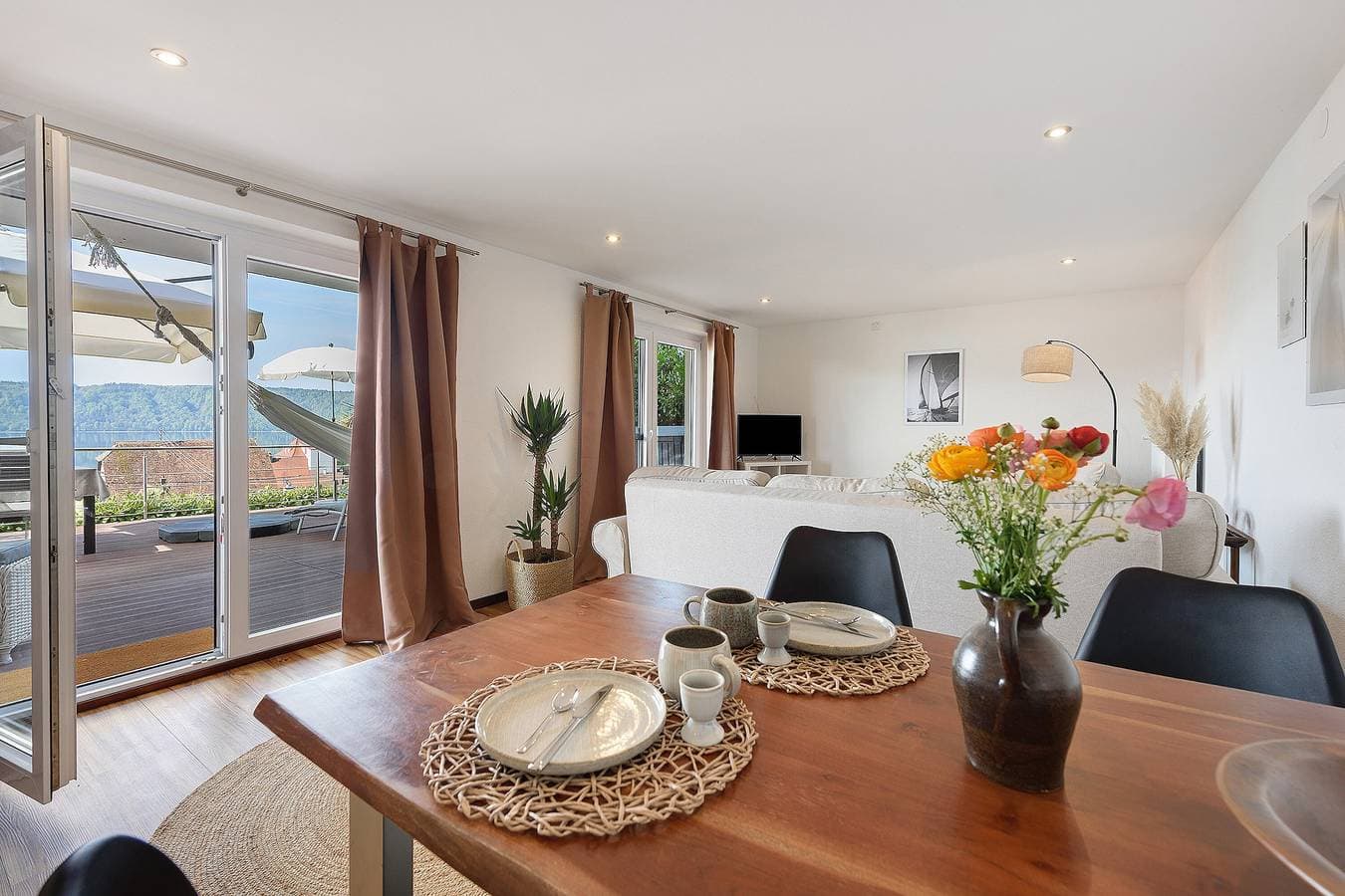 Foto 13 von 37: Premium Apartment - Über den Dächern von Sipplingen - mit Panorama Seeblick und privater Terrasse