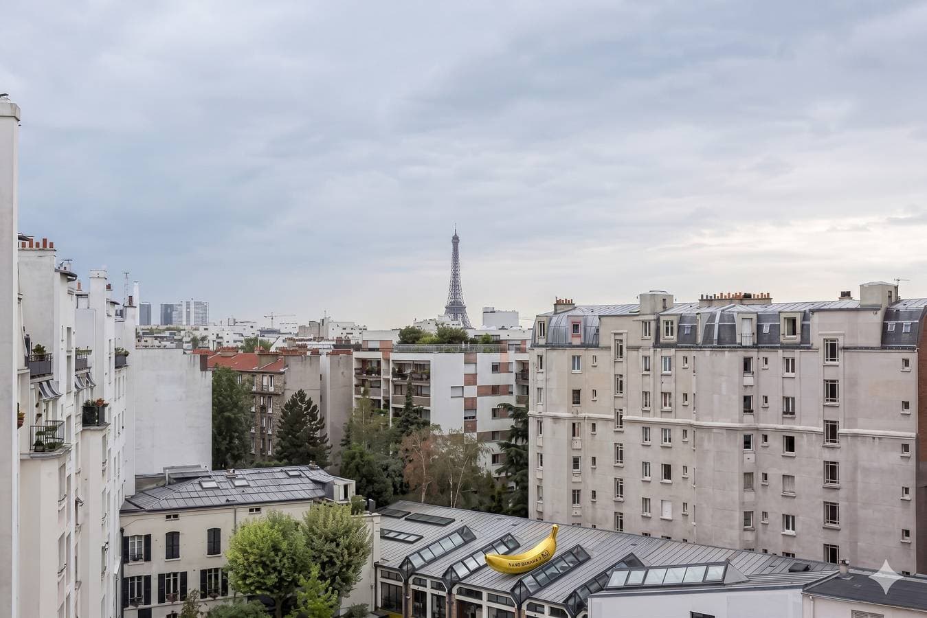 Foto 5 von 16: Charmantes Studio mit Blick auf den Eiffelturm im 15 Jahrhundert von Paris