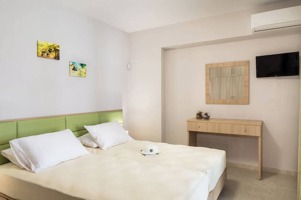 Foto 3 von 30: Enjoy Summer from a lux flat steps to Sandy Beach