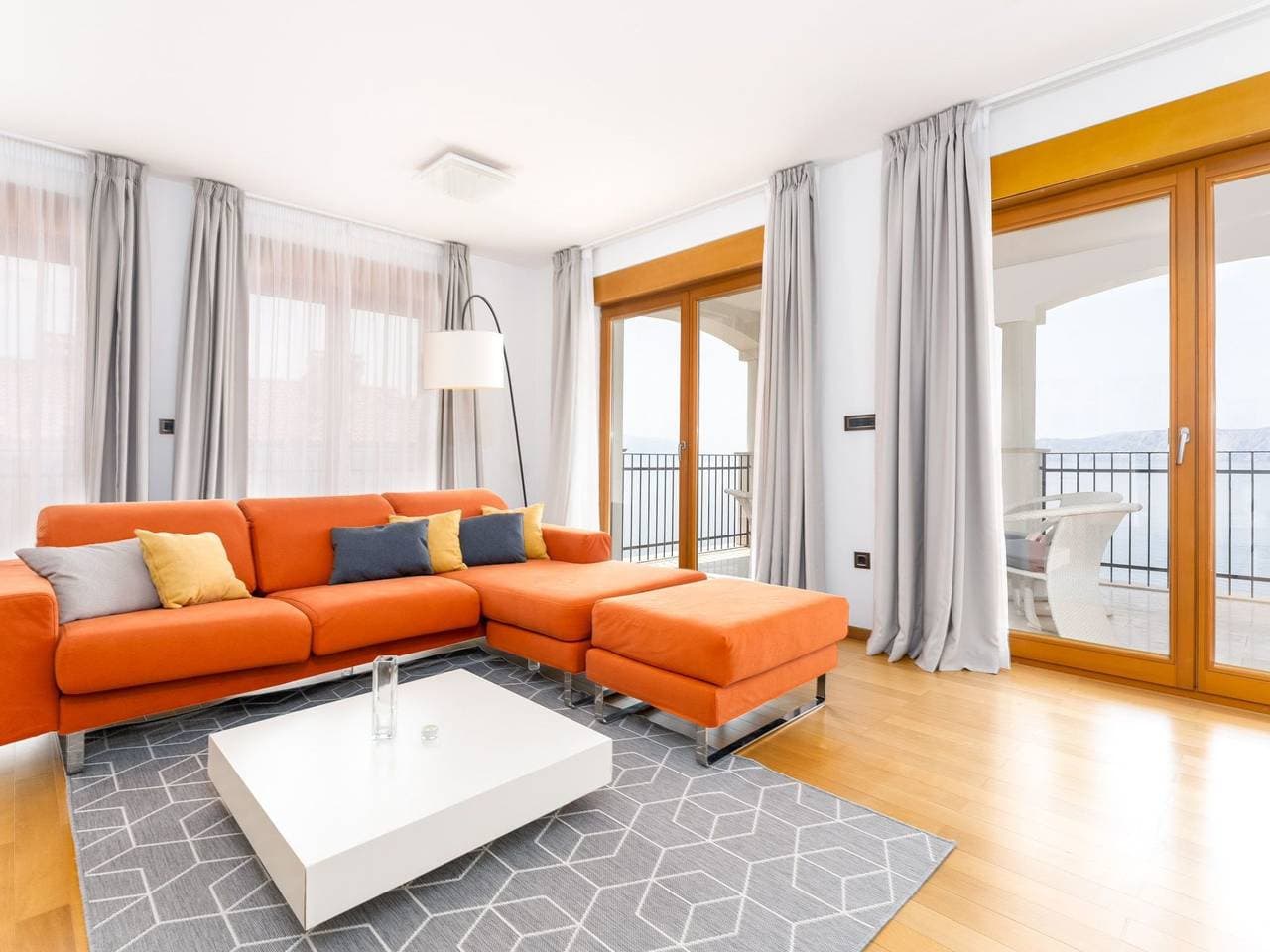 Foto 7 von 32: Wohnung "Zayml Povile" mit Blick auf das Wasser