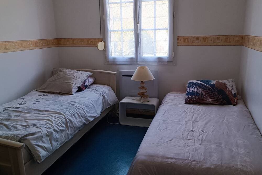 Foto 3 von 27: Just a stone's throw from Puys Beach and Dieppe, \"Le Titou\" Vacation Rental in Petit Caux Bracquemont